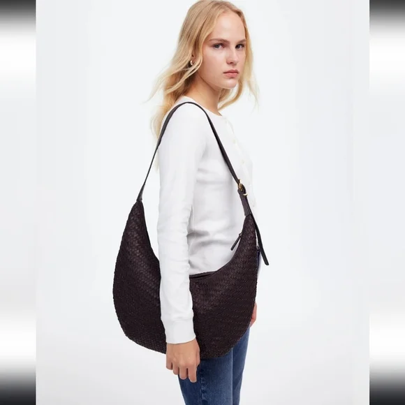 Madewell, The Essential Curve Shoulder Bag, Coffee Bean - Picture 4 of 12